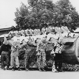 'Ten little black boys' Christmas pageant float